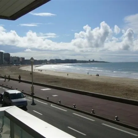 Rare : Face A La Plage Et A 2 Pas Des Commerces Appartement Les Sables-dʼOlonne