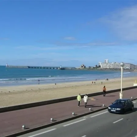 Rare : Face A La Plage Et A 2 Pas Des Commerces Appartement Les Sables-dʼOlonne